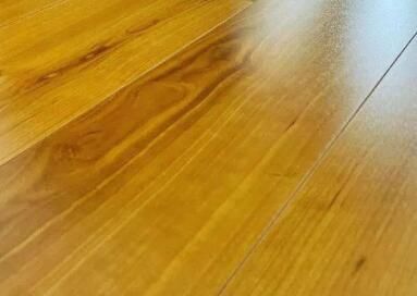 地板打蠟的時(shí)候要注意什么呢？